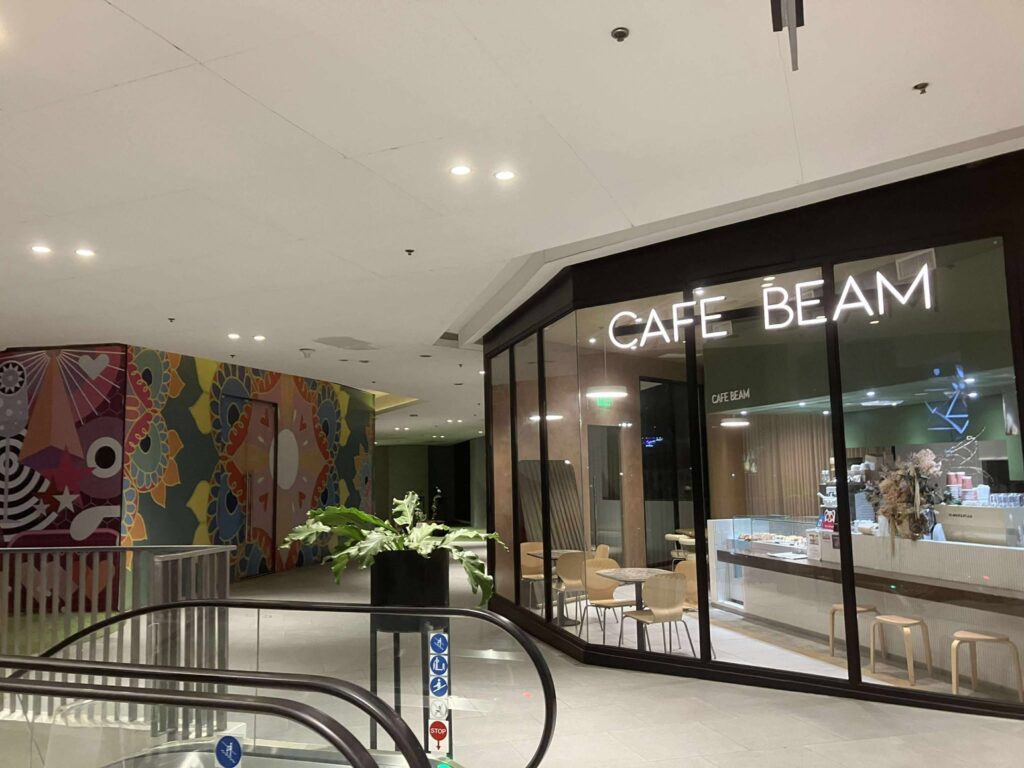 Clark Cityfront Mall内のカフェ「Cafe BEAM」