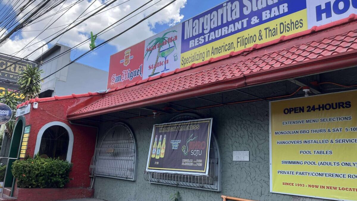 【2025年最新】移転後のMargarita Stationは広く快適に！アンヘレスの老舗レストラン＆バーを訪問