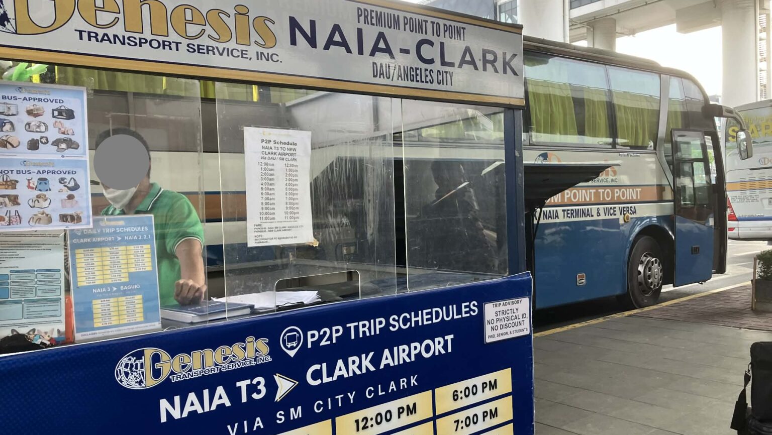 マニラ空港NAIAターミナル3発、クラーク・アンヘレス行きGenesis社のP2Pバス乗り場