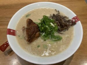 【NAIA空港】ターミナル3の隠れ食事スポット「Food Hall」で日本のラーメン「凪」を味わう