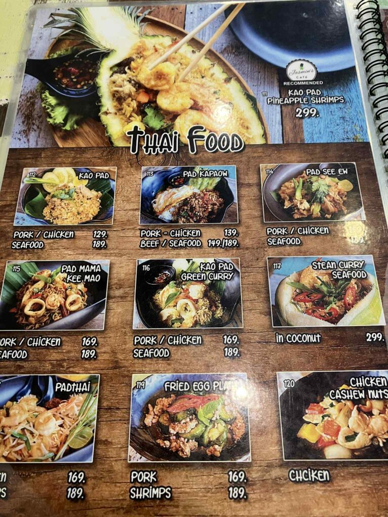 Jasmin’s Cafeのタイ料理メニュー(パッタイ、グリーンカレー、カオパットなど)
