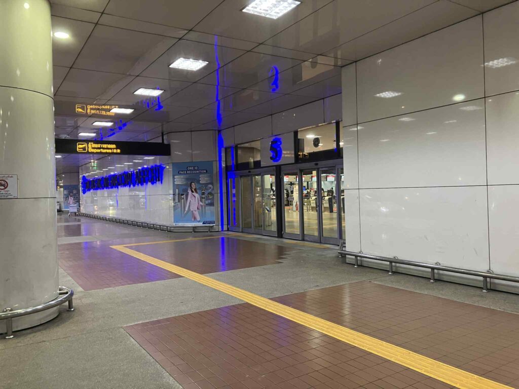 ドンムアン空港国際線ターミナルの出発階