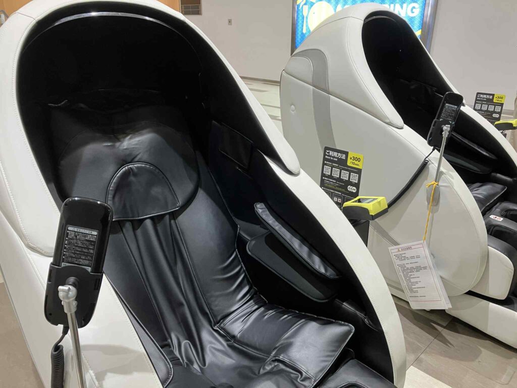 成田空港第2ターミナル4階の有料マッサージチェア