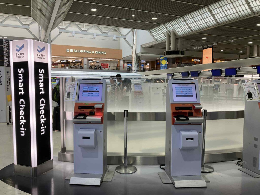 成田空港第2ターミナルのスマートチェックイン機