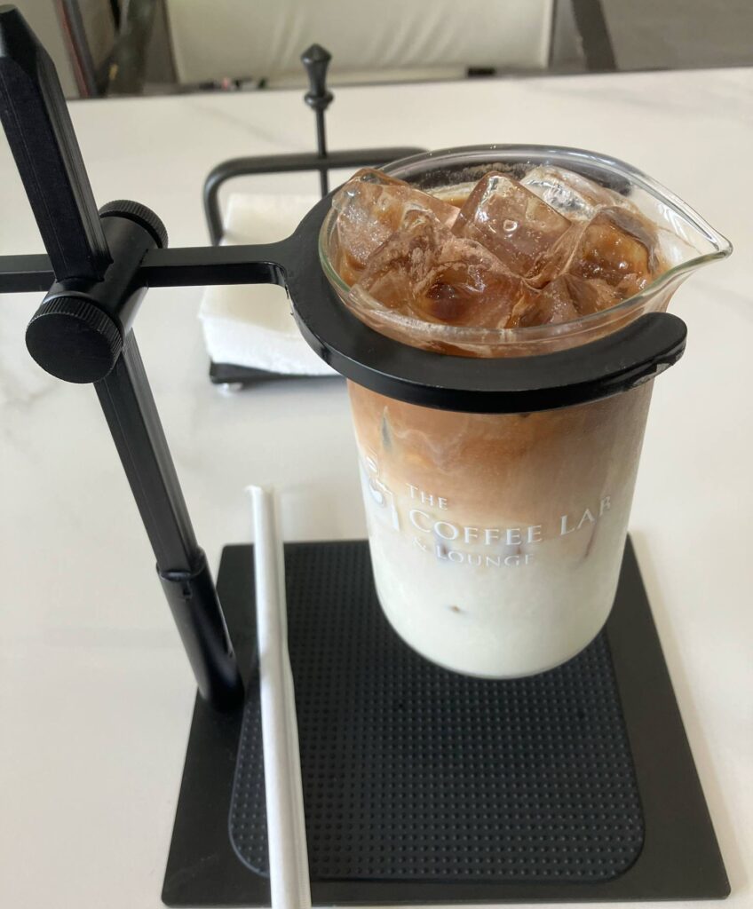 アンヘレス「The Coffee Lab & Lounge」のIced Spanish Latte