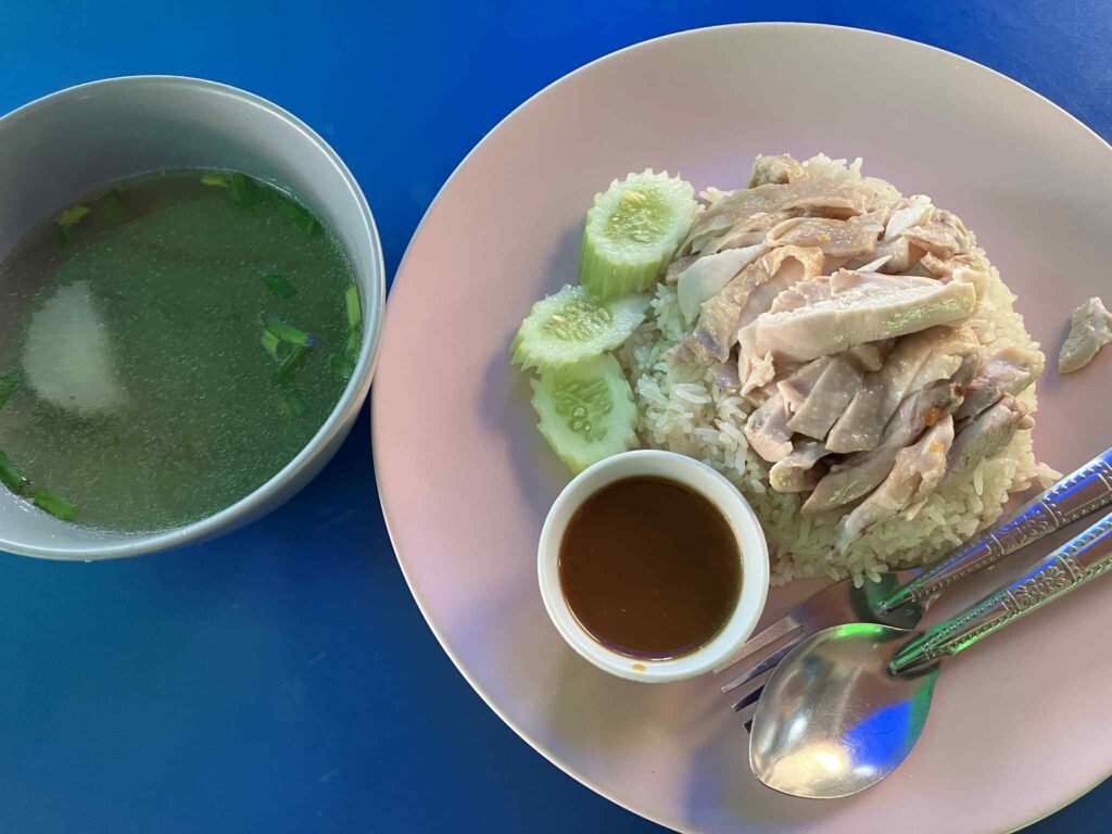 パタヤ・ソイブッカオSoi New PLのカオマンガイの料理写真