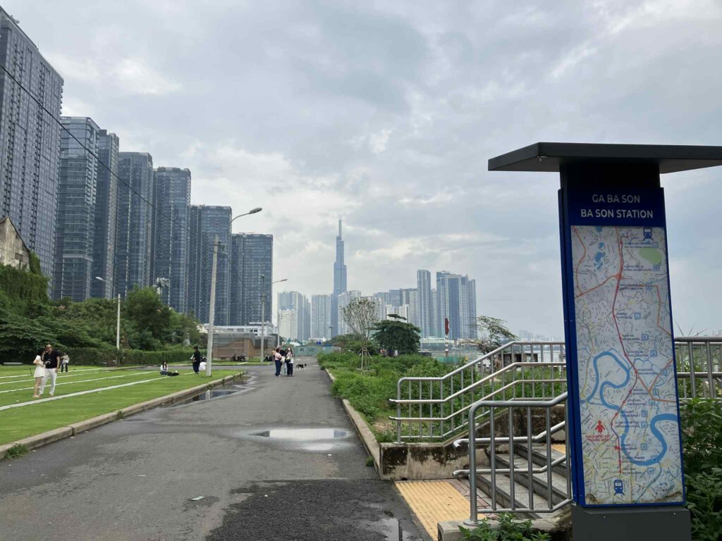 Ba Son駅 出口付近からの風景