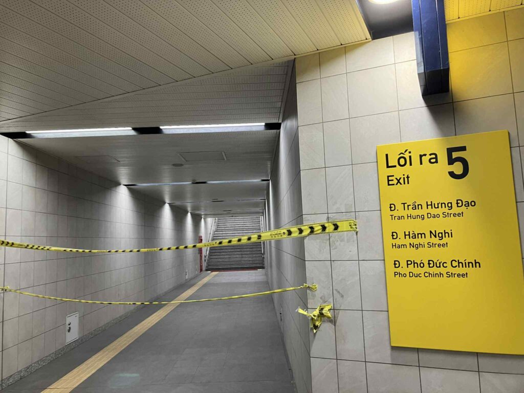 閉鎖中の出口5（Tran Hung Dao通り方面）