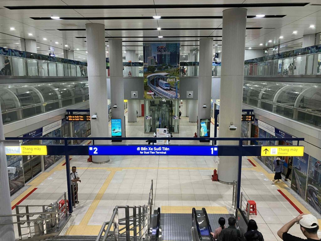 ベンタイン駅のホーム階全景（1号線終点）