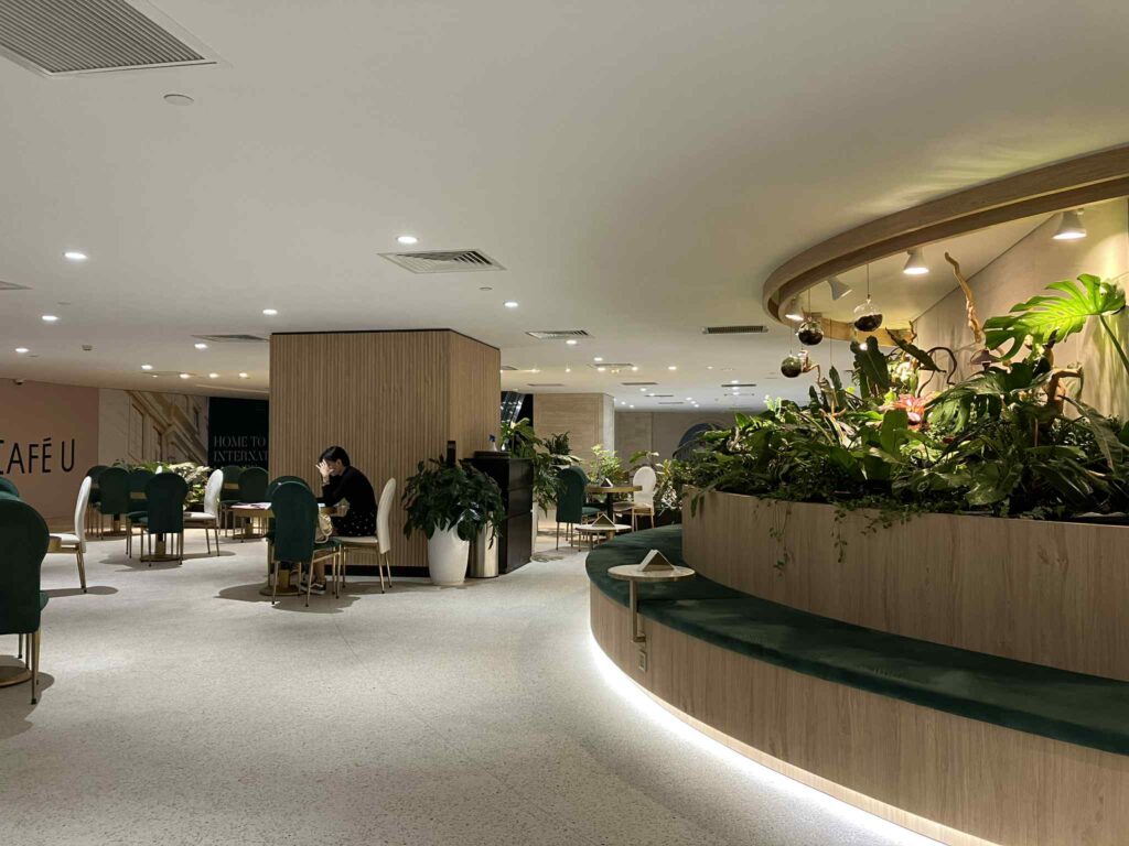 CAFE U 店内
