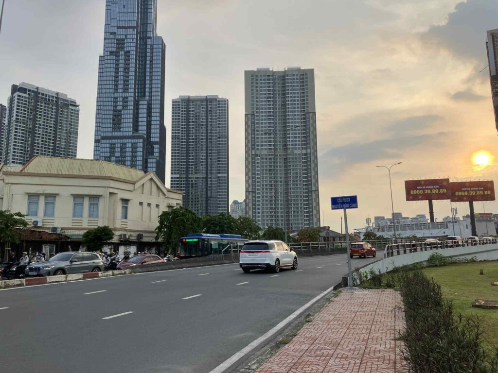 Tan Cang駅付近で途切れる歩道