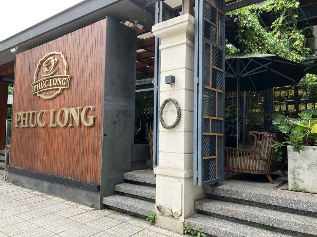 タオディエンにあるPhuc Long Premiumカフェの外観
