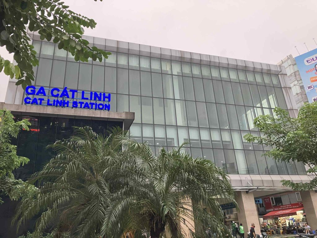 高架の2A号線カットリン駅外観。3号線との乗り換え拠点となる予定