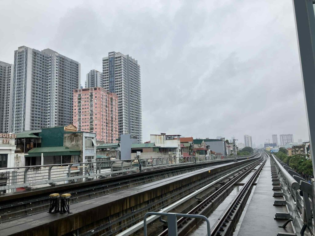 ハノイメトロ3号線 Cau Dien駅（カウディエン駅） 東側 高層マンション群