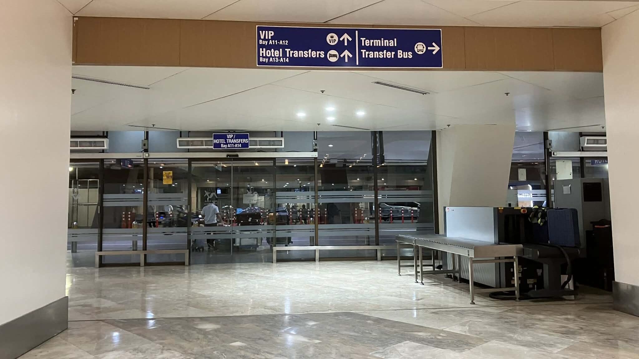 NAIA ターミナル1 ターミナル間シャトルバス 案内表示