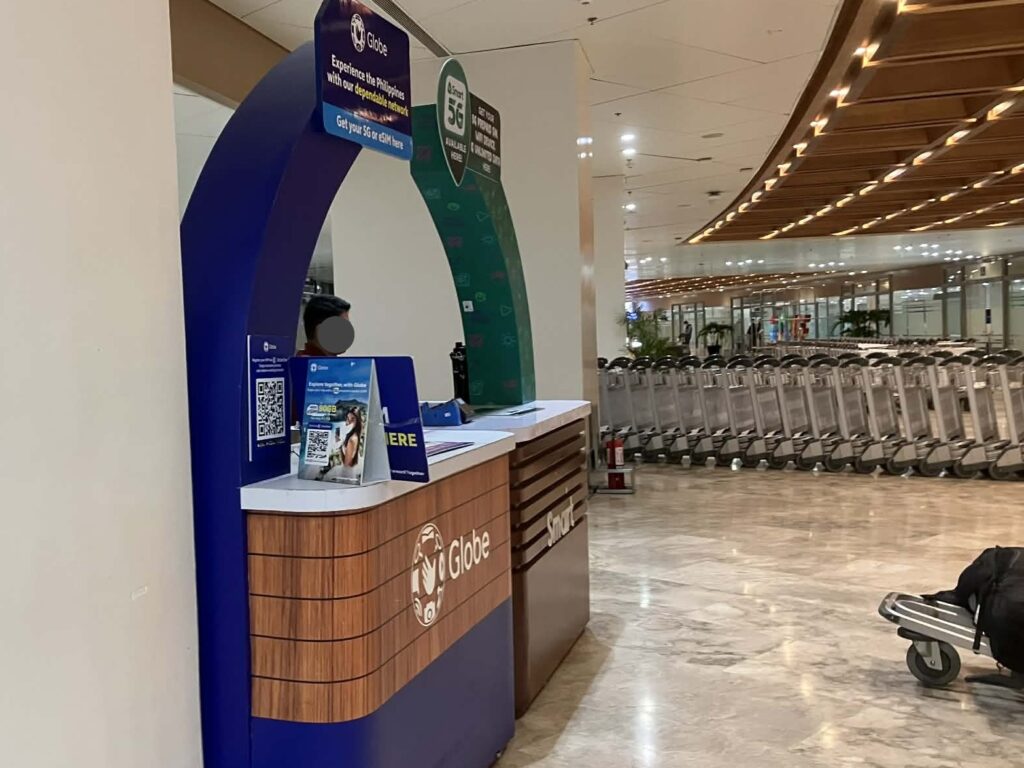 マニラ空港NAIAターミナル3到着エリアにあるSIM販売ブースの位置関係