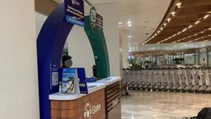 マニラ空港NAIA・ターミナル1到着フロアのSIM販売ブース GLOBE SMART