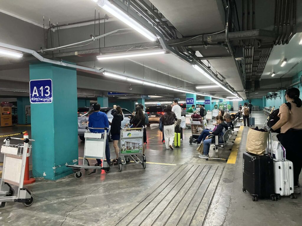 NAIAターミナル3のGrab専用ピックアップ駐車場エリア