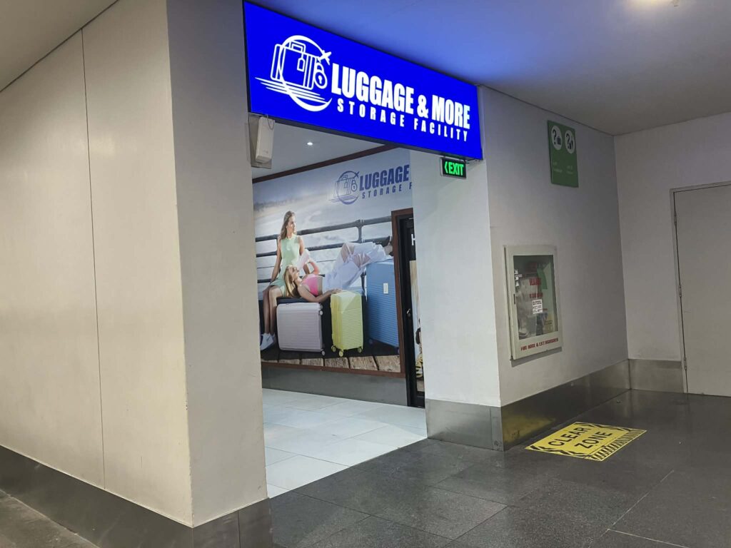 NAIAターミナル3到着階の荷物預かり所Luggage & More入口