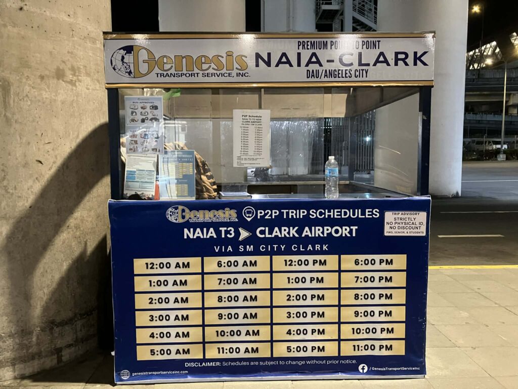 NAIAターミナル3のクラーク行きP2PバスGENESISチケットブース