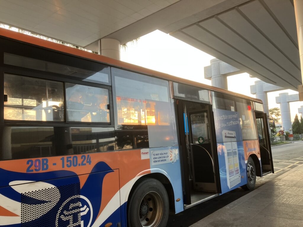 90番バスの外観（キンマー方面）