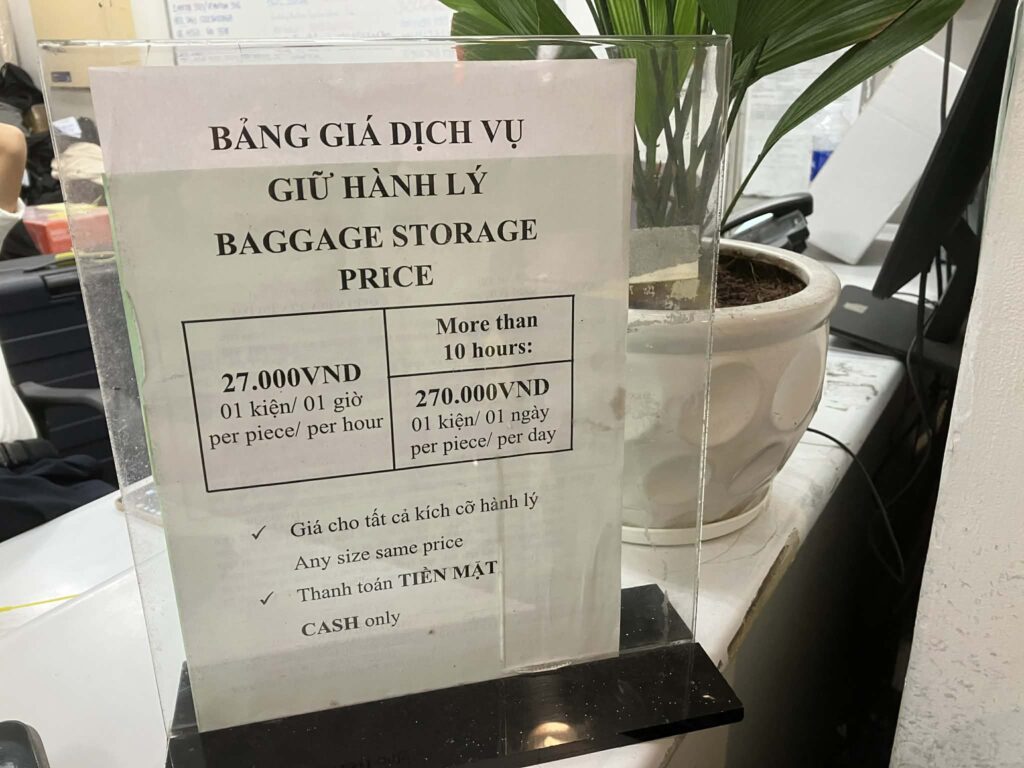 タンソンニャット空港T2荷物一時預かりサービスの料金表