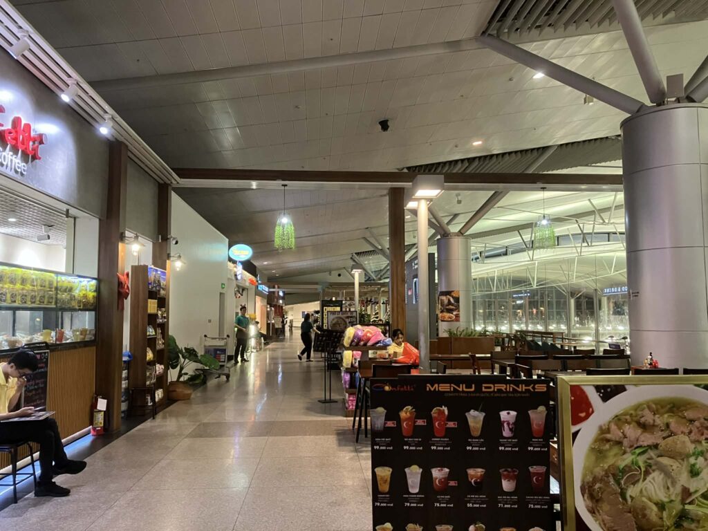 タンソンニャット空港T2 Well-Wishers Gallery内のレストラン