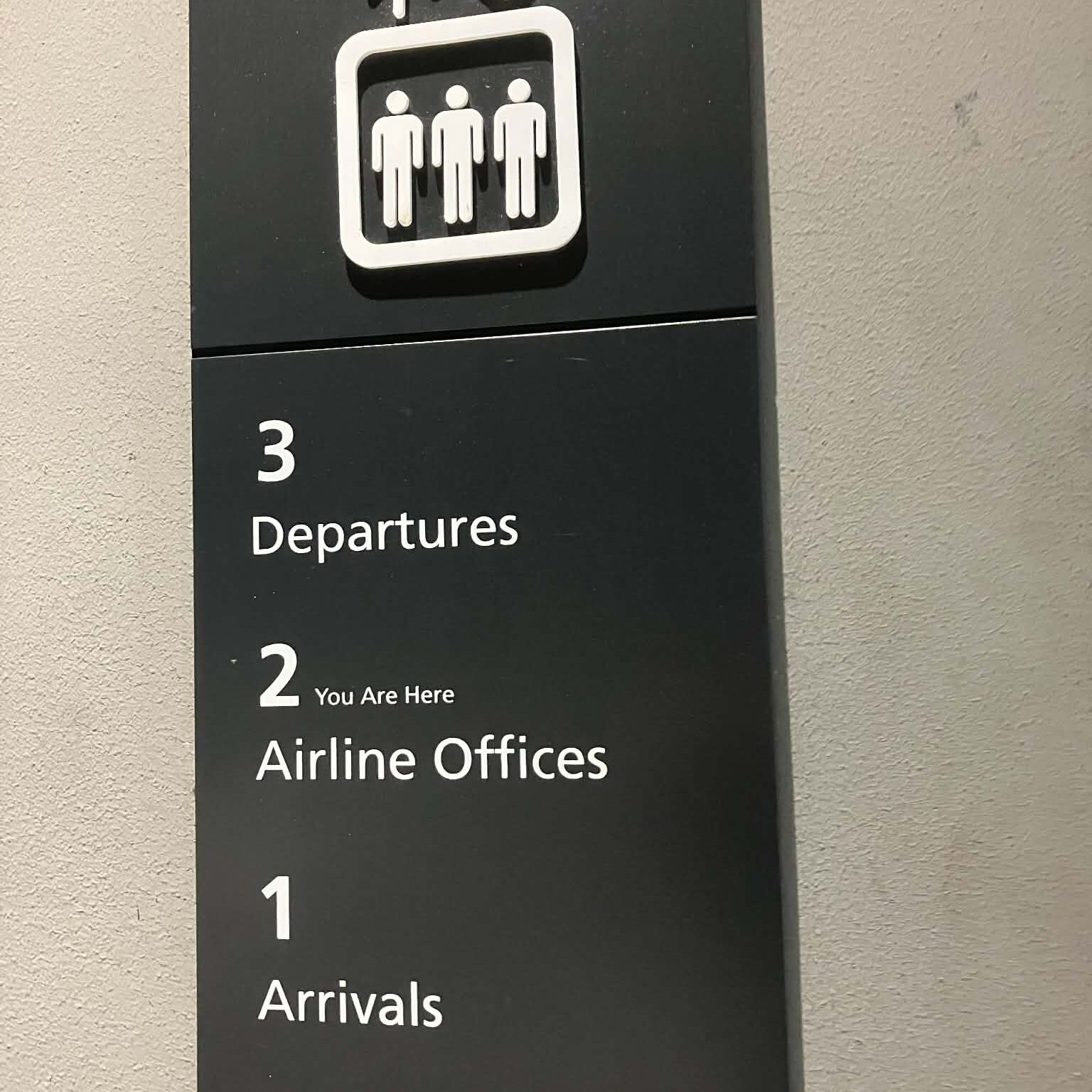 クラーク国際空港 フロア構成を示す案内サイン