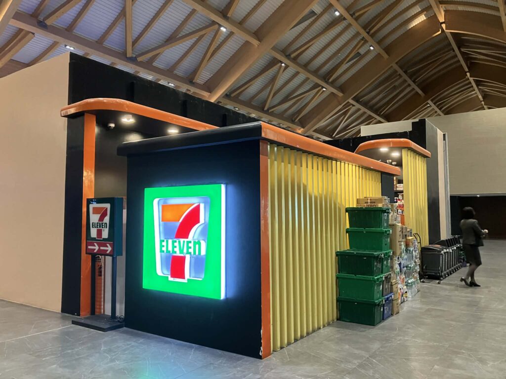 クラーク国際空港 出発フロアにある24時間営業の7-Eleven