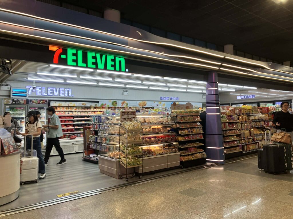 ドンムアン空港到着ロビーにある7-Eleven