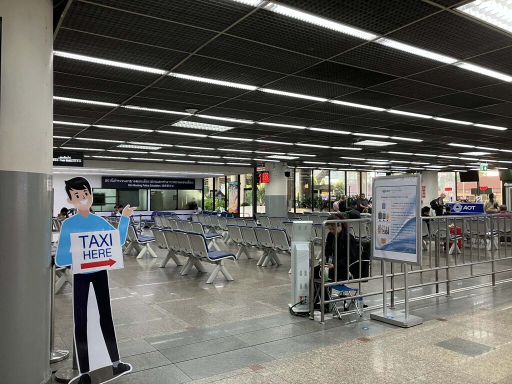 ドンムアン空港のタクシー案内サイン