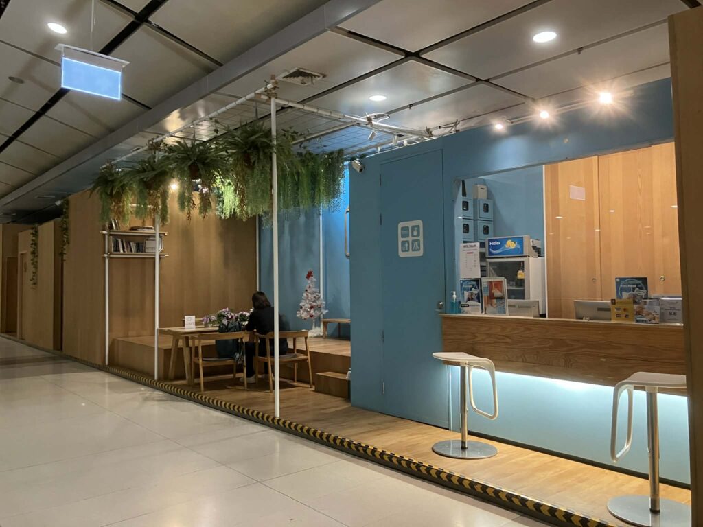 スワンナプーム空港B1階にあるBOXTELのスリープボックス。簡易個室型の仮眠施設