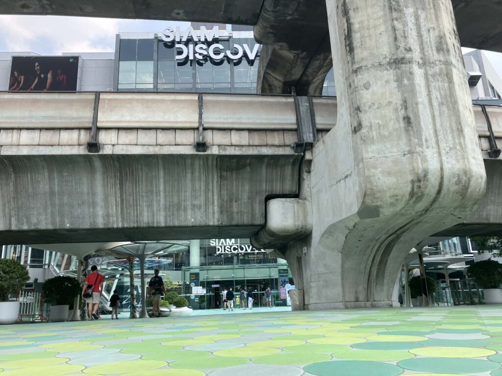 バンコクBTSサイアム駅の高架構造とサイアムディスカバリー