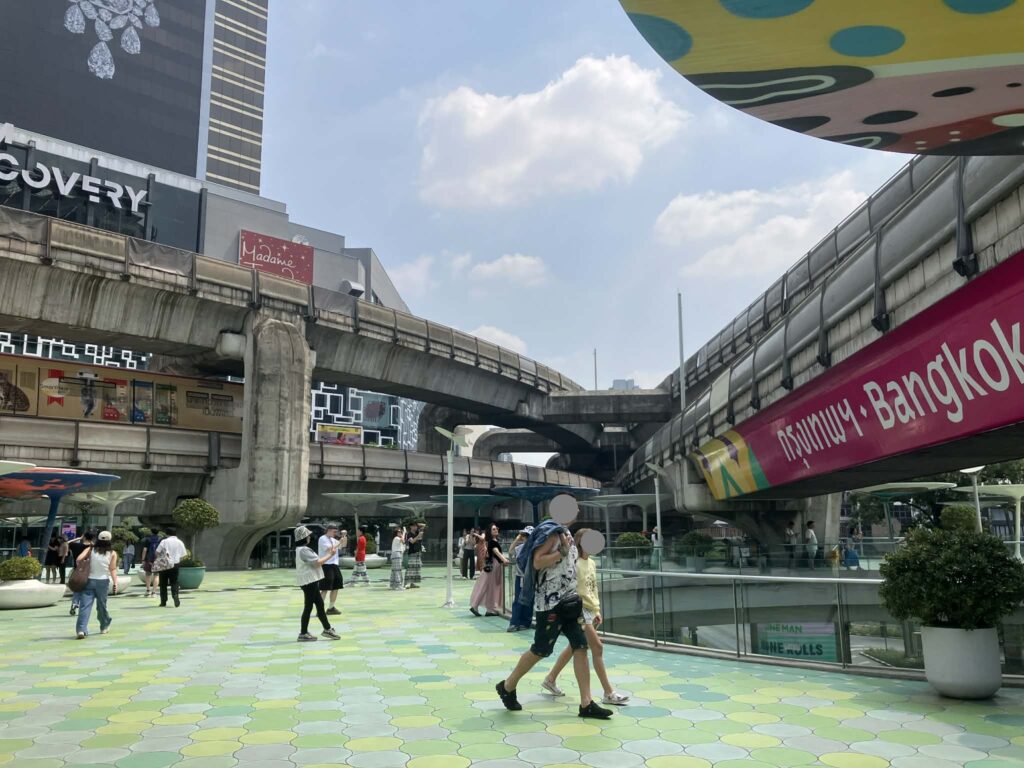 BTSサイアム駅で交差する高架路線