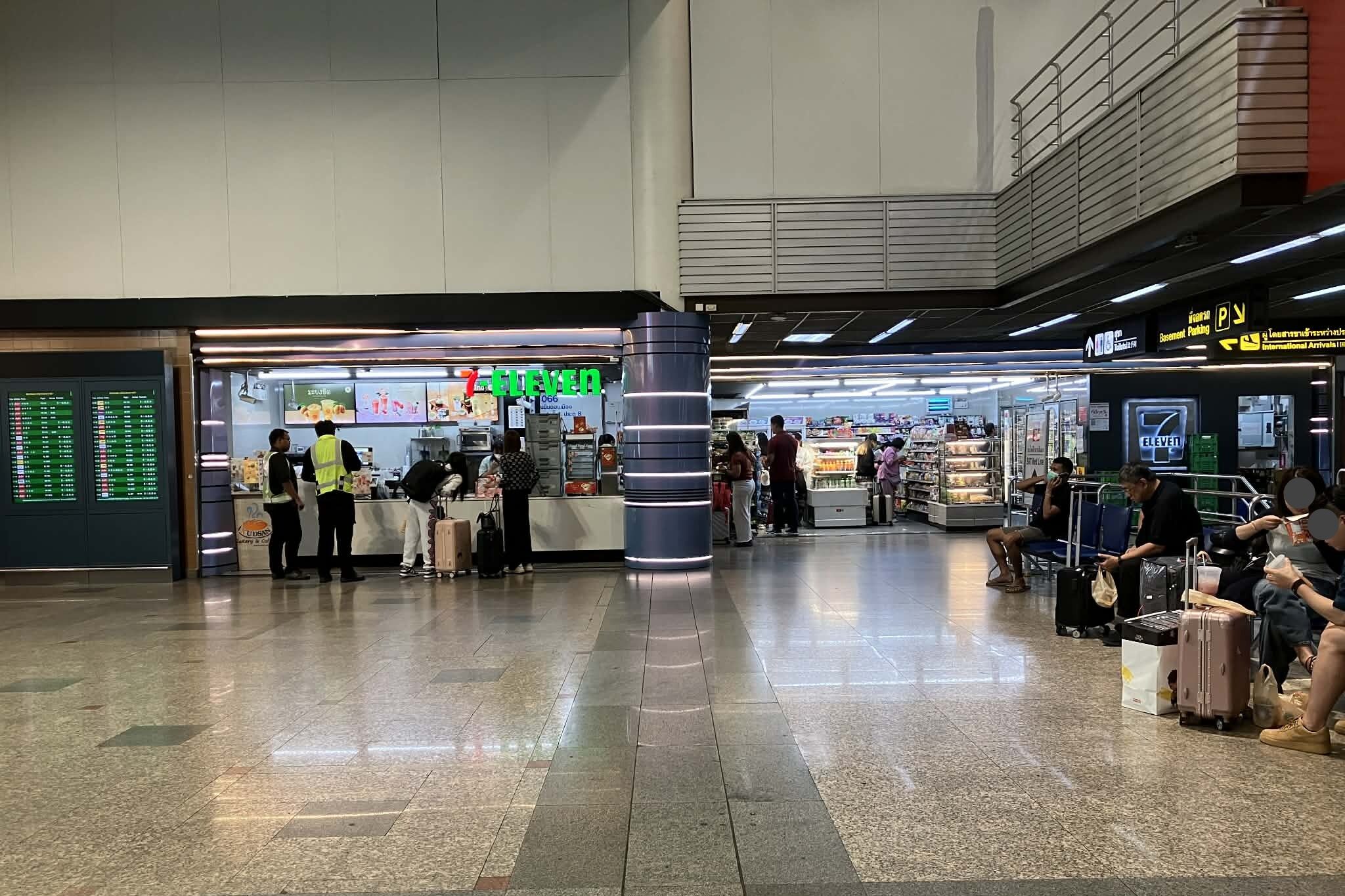 ドンムアン空港セブンイレブン店内の様子