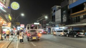 パタヤ市内移動の完全ガイド｜ソンテウ・配車アプリ・徒歩の使い分け
