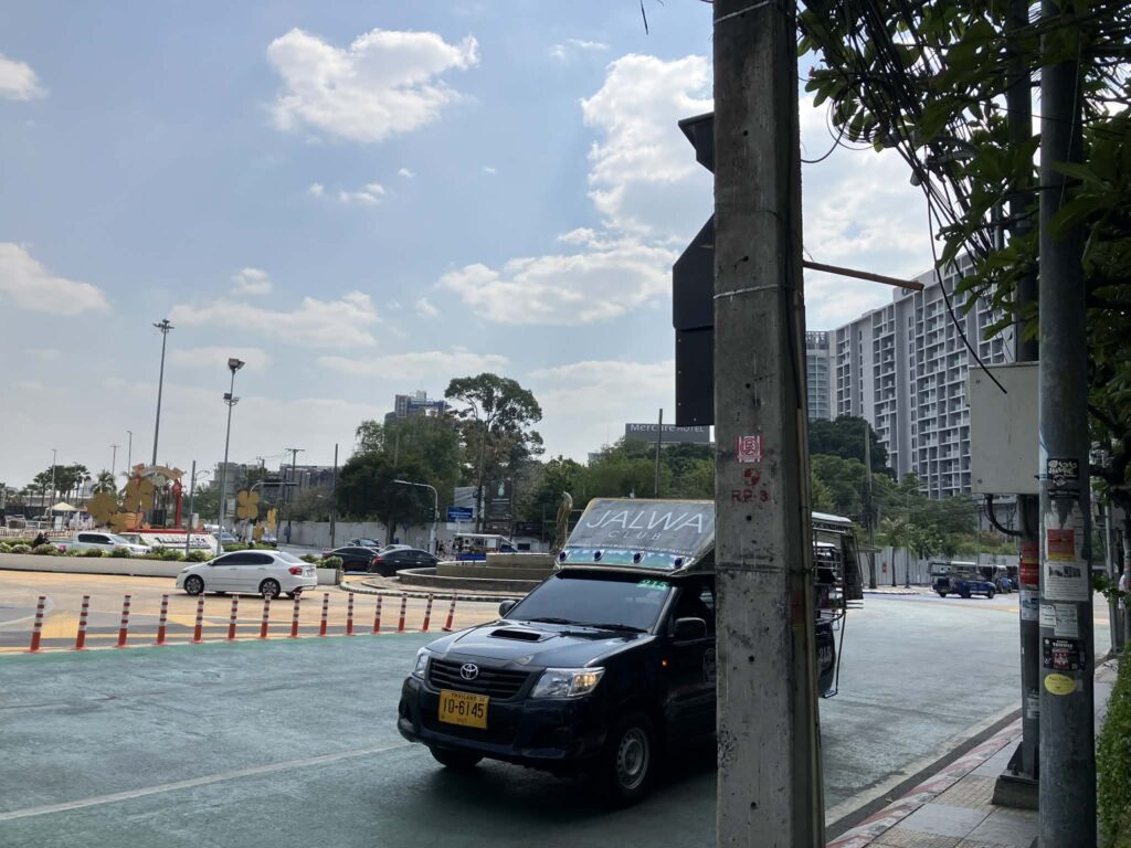 ナクルア方面へ向かうソンテウのピックアップポイント