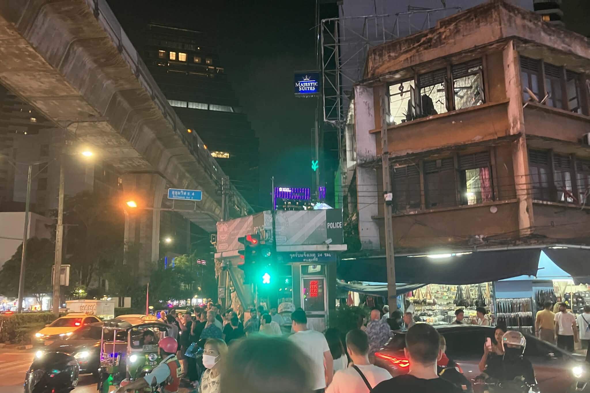 スクンビット通りナナ周辺の夜の様子