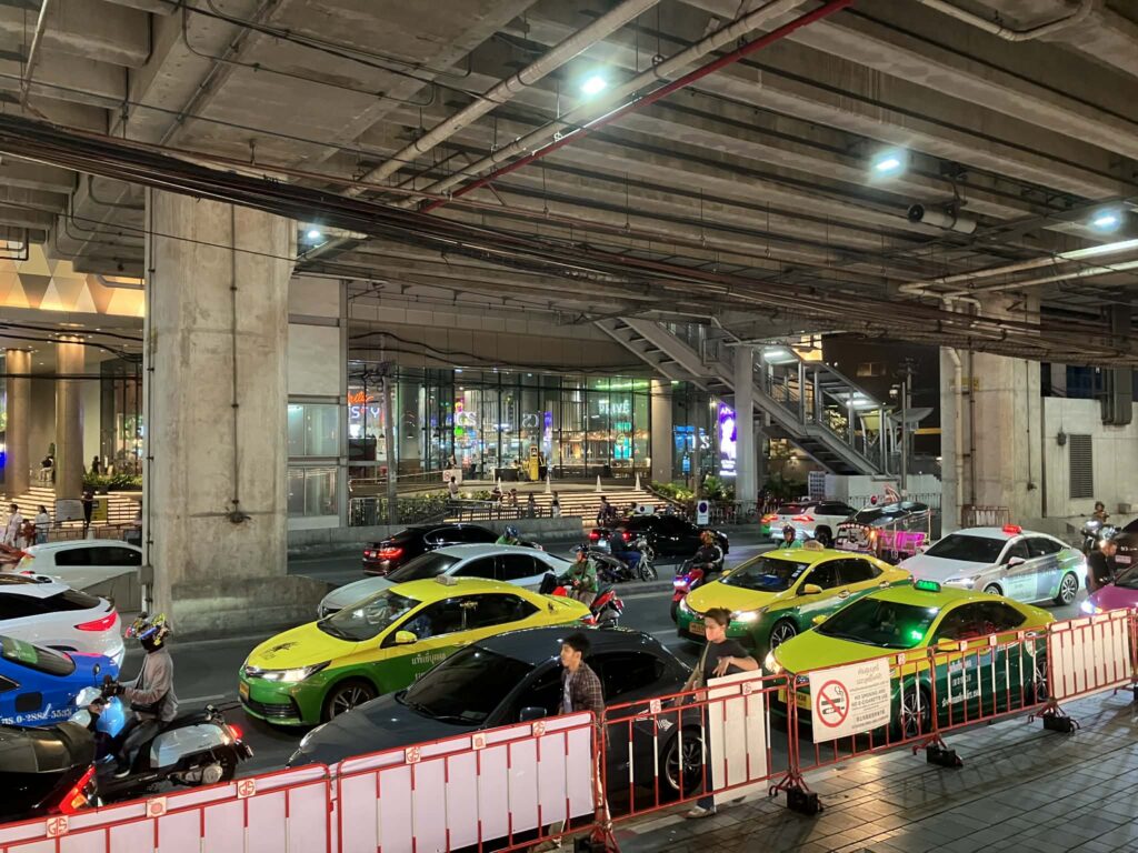 ICONSIAM周辺の夕方の交通量