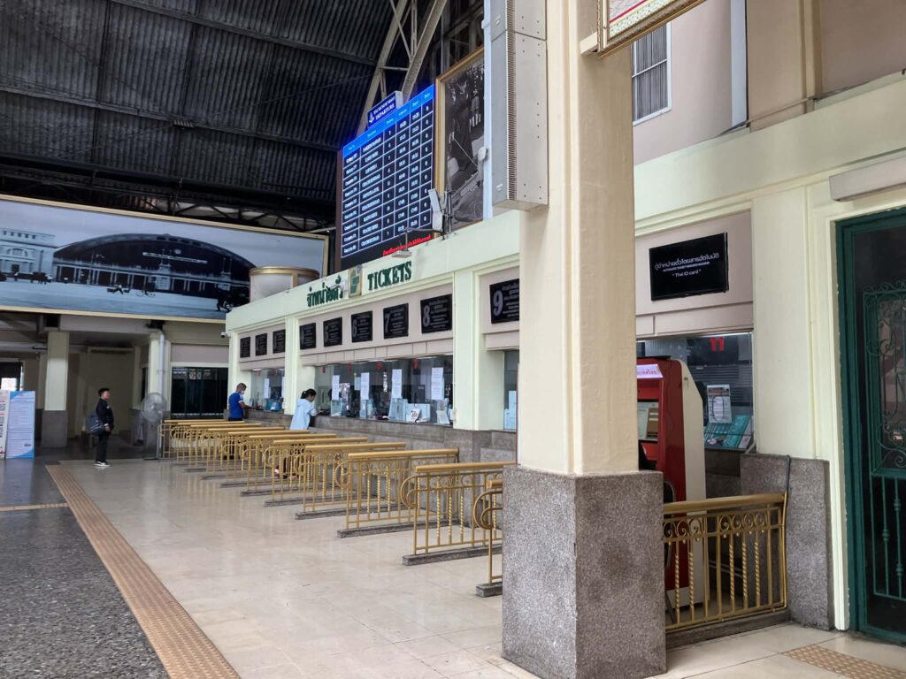 フアランポーン駅のチケットカウンター