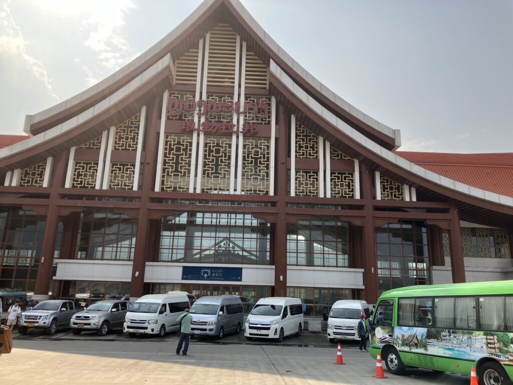 ラオス中国鉄道のルアンパバーン駅