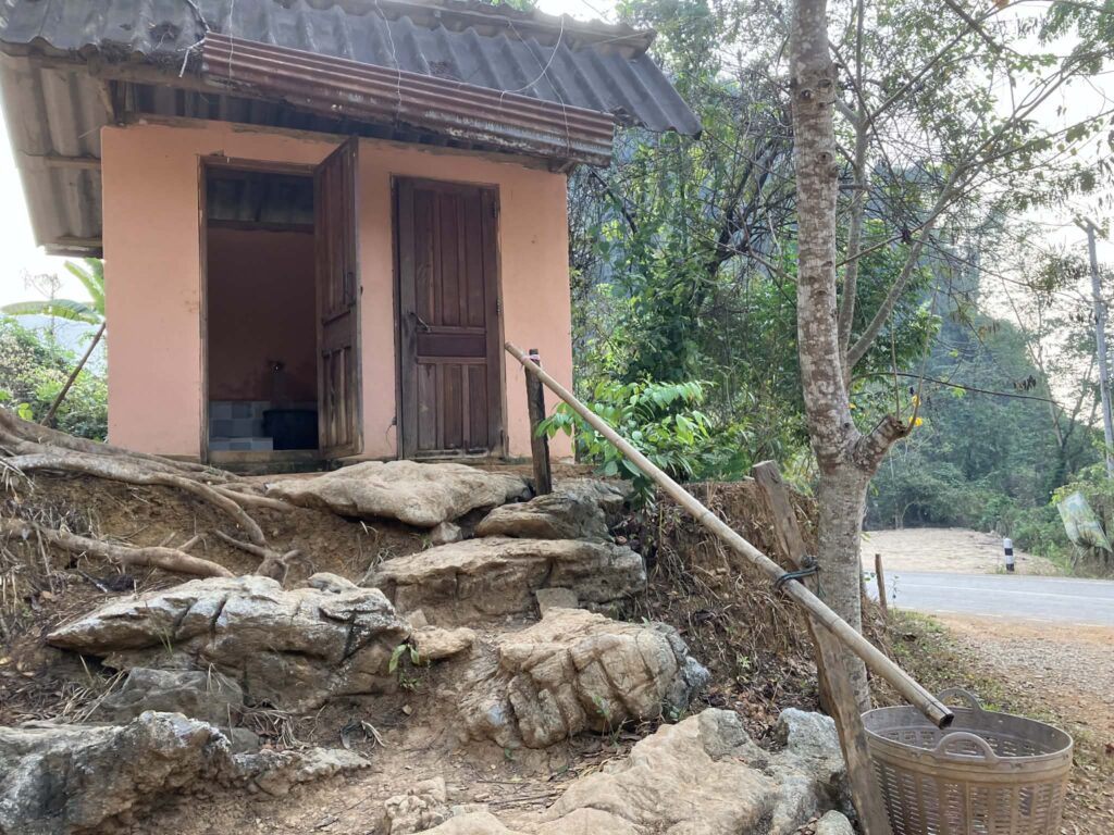 ナムサイビューポイント入口のトイレ