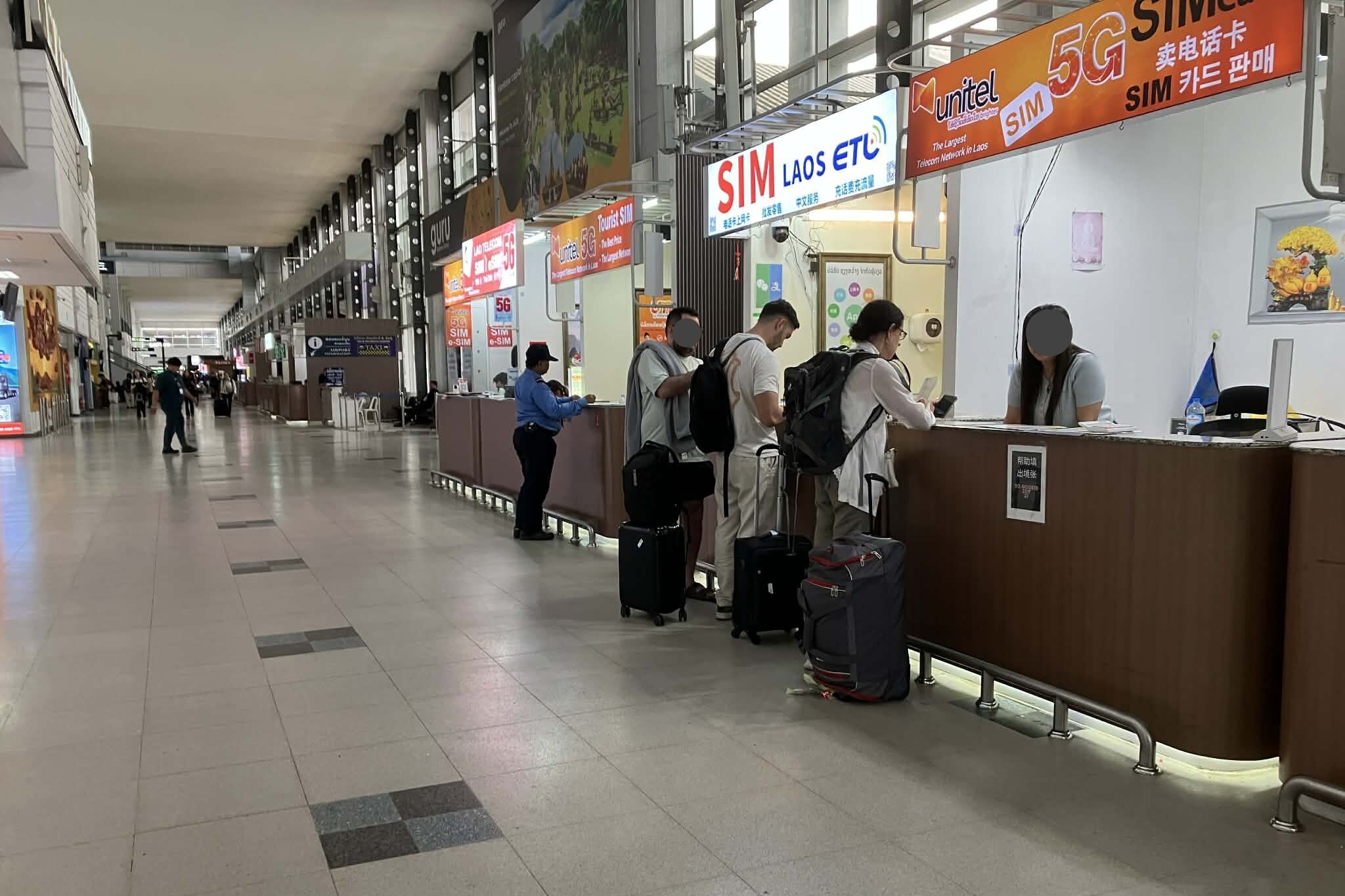 ワットタイ空港 SIM販売カウンター