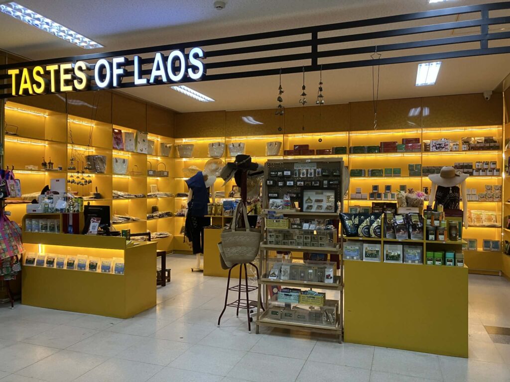 ワットタイ空港 お土産ショップ