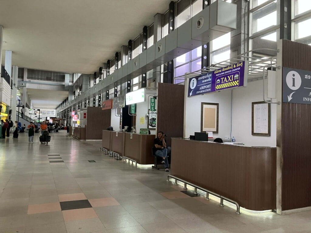 ワットタイ空港 タクシーカウンター