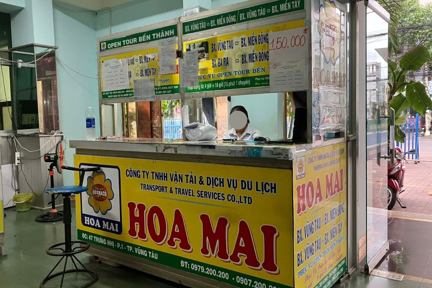 ブンタウのリムジンバス会社カウンター（Hoa Maiなど）