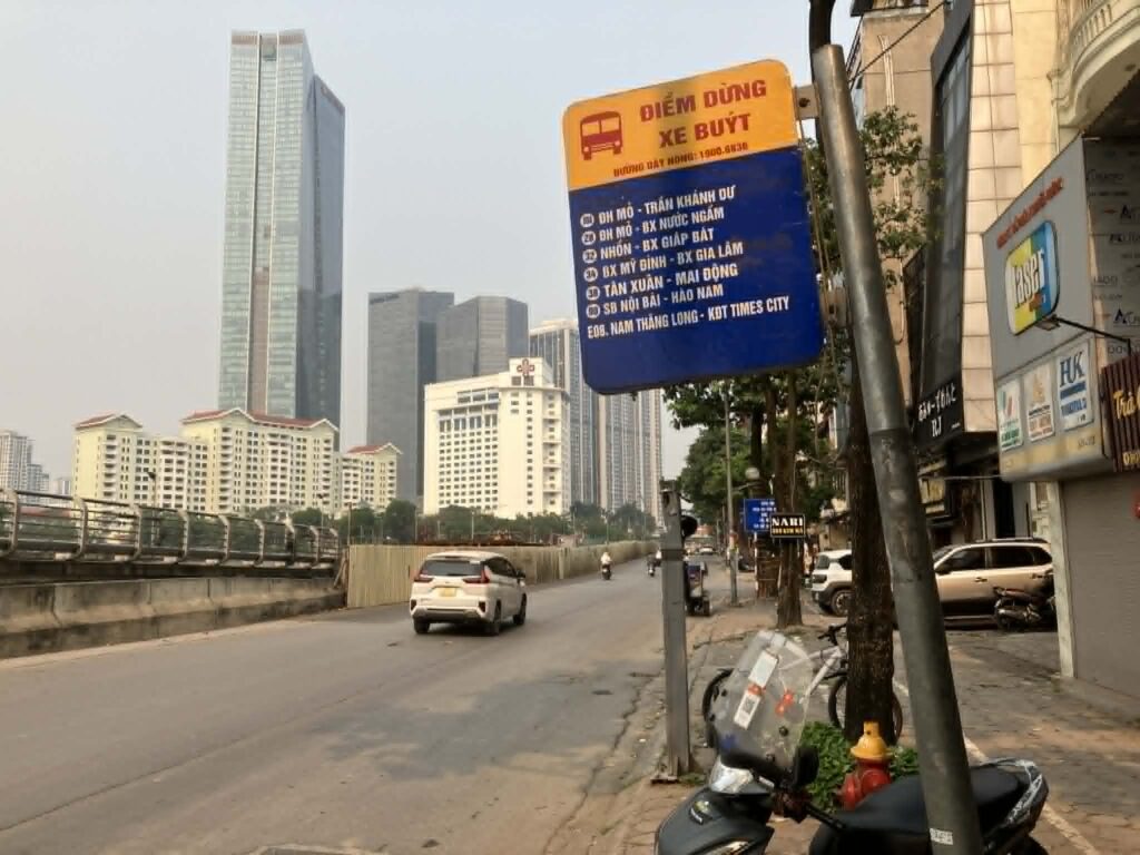 90番バスで日本人街方面へ向かう際の降車ポイント、593-595 Kim Maの停留所