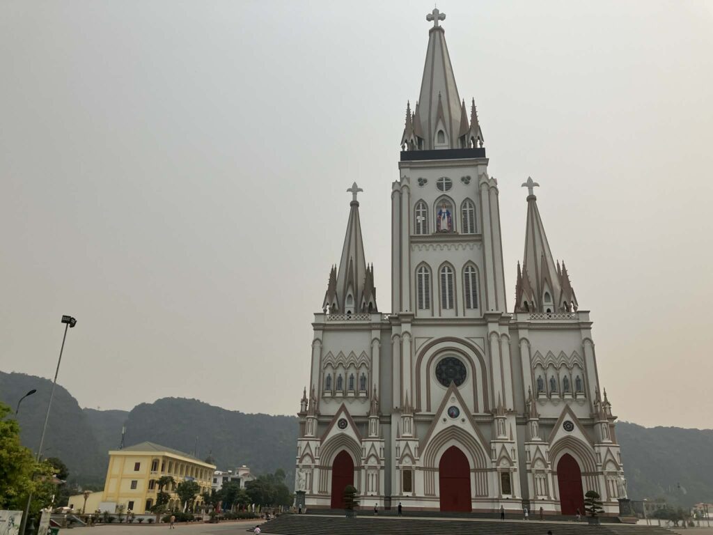 Lang Van教会の正面外観