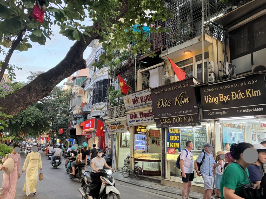 Hang Bac通りの金店と両替所