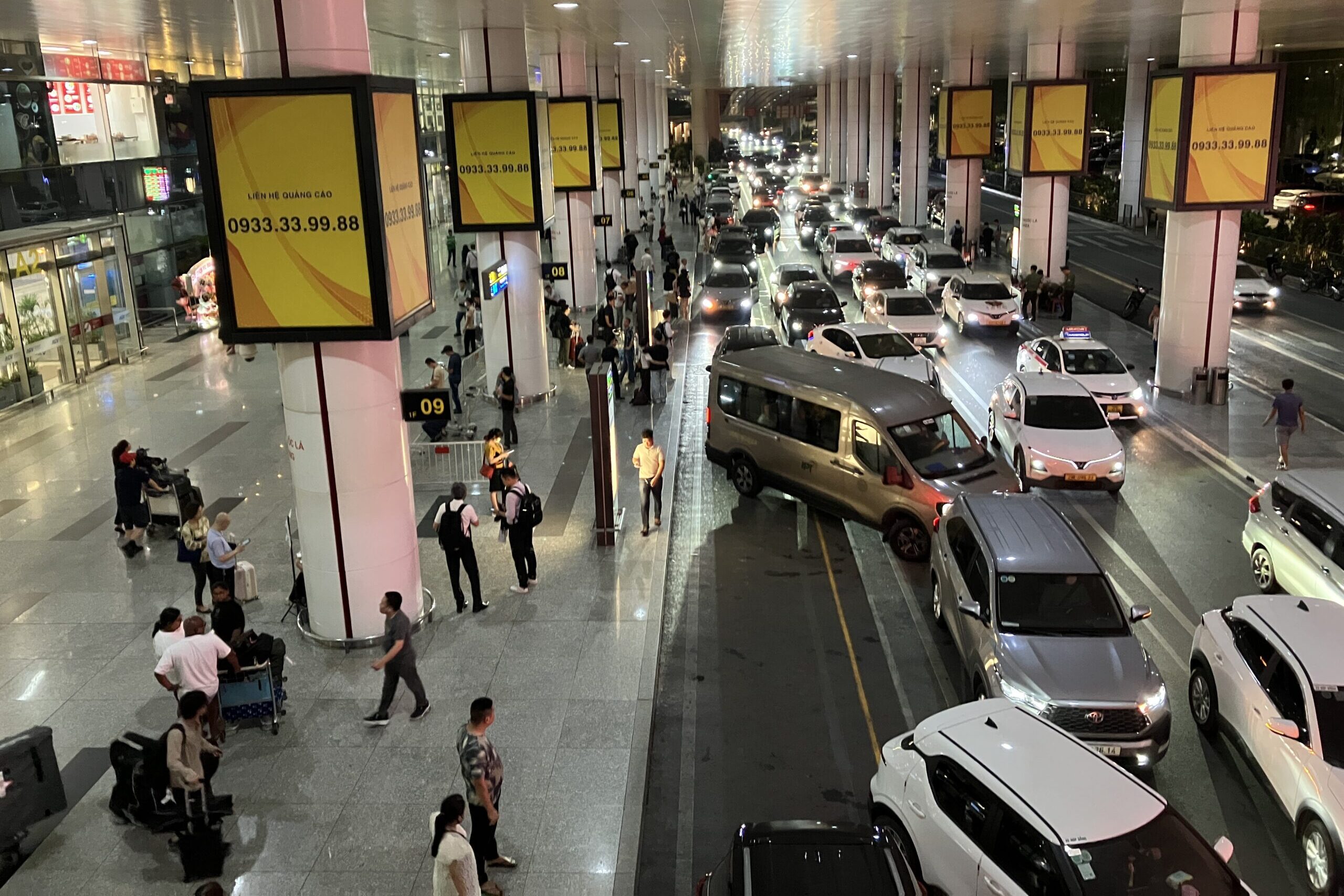 21時台のノイバイ空港T2到着エリアの混雑状況